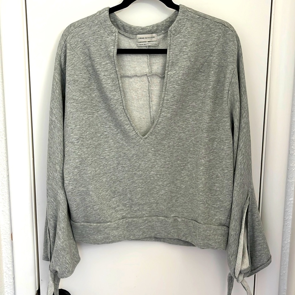 Grey top